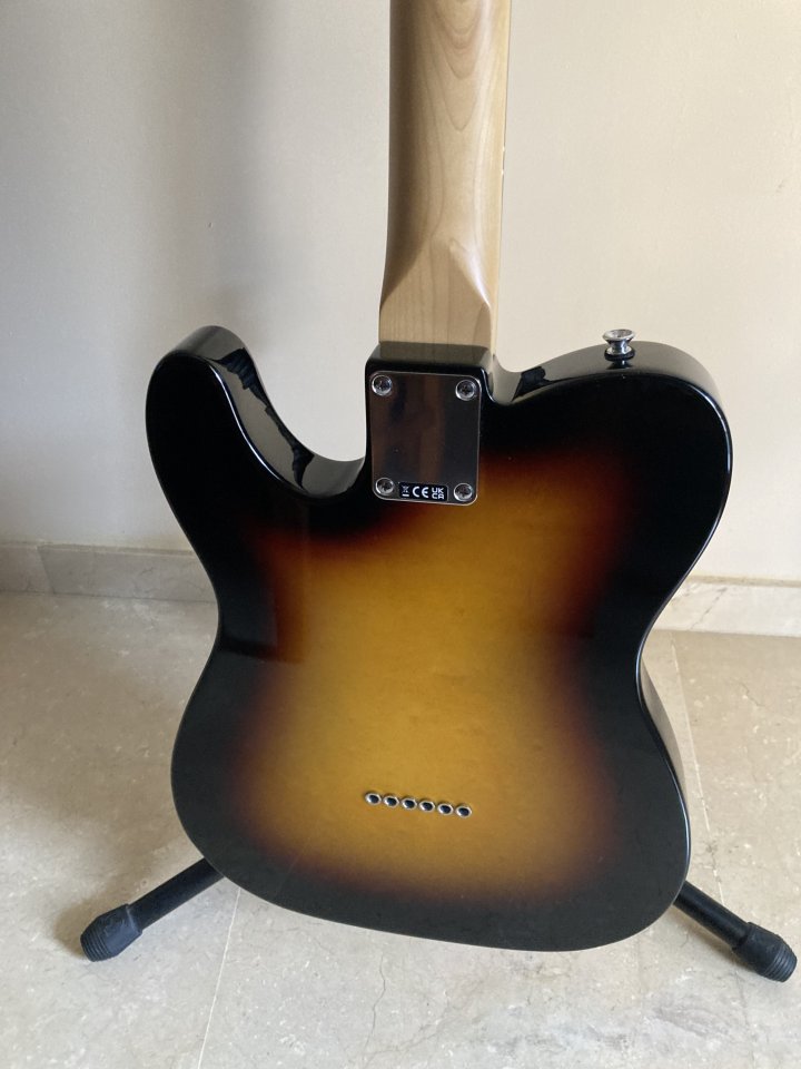 Fender telecaster standard de segunda mano · Foto 9 de 10 · Valencia · 330 €