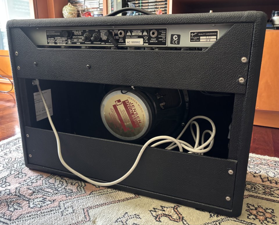 Fender Deluxe Reverb 65 + Flightcase de segunda mano · Foto 4 de 8 · Cantabria · 1500 €