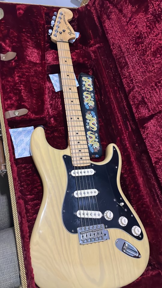 2012 Fender FSR American Special Stratocaster - Vintage Blonde - Ash Grey de segunda mano · Foto 9 de 9 · Pontevedra · 1500 €
