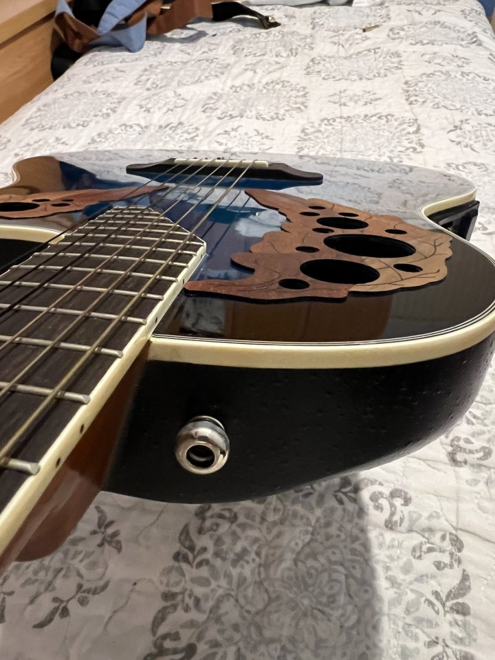 Guitarra Elctro-clásica (Nylon) y Bajo Ibáñez escala corta