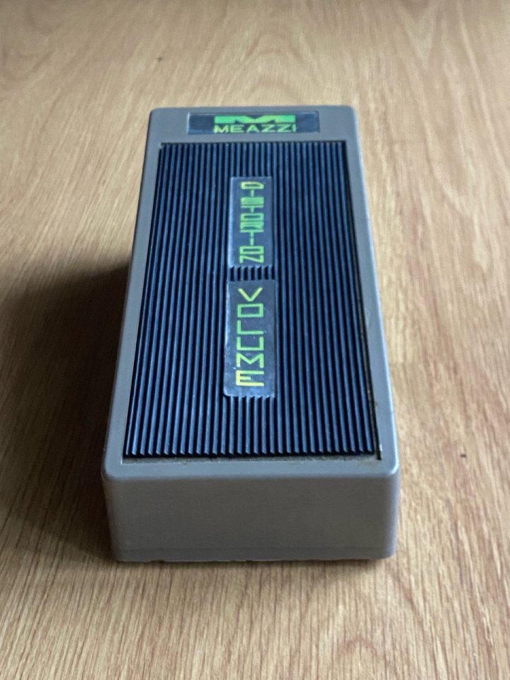 Pedal Meazzi distorsión Fuzz