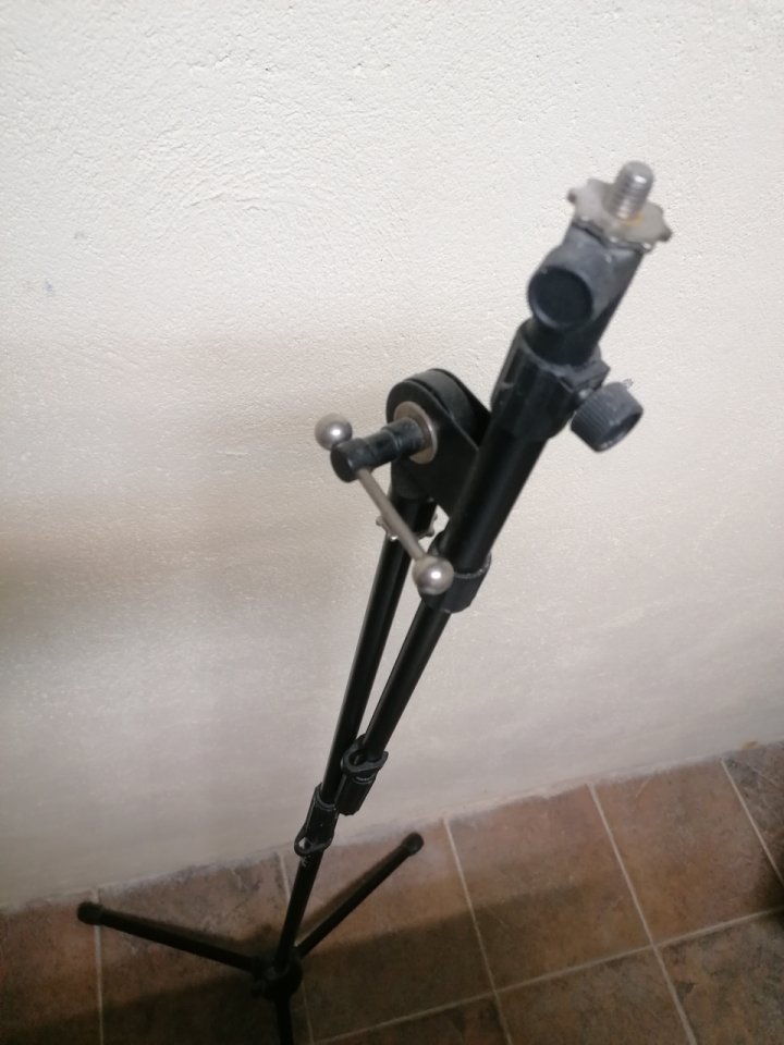 AKG C214 - Micrófono de condensador + accesorios