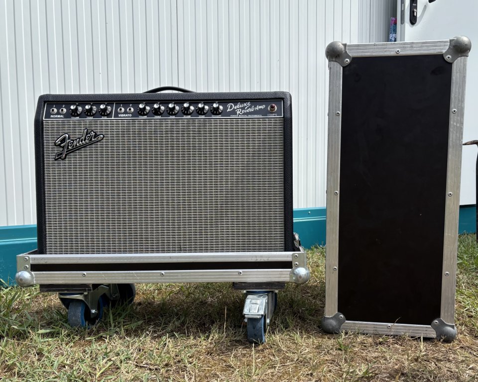 Fender Deluxe Reverb 65 + Flightcase de segunda mano · Foto 8 de 8 · Cantabria · 1500 €