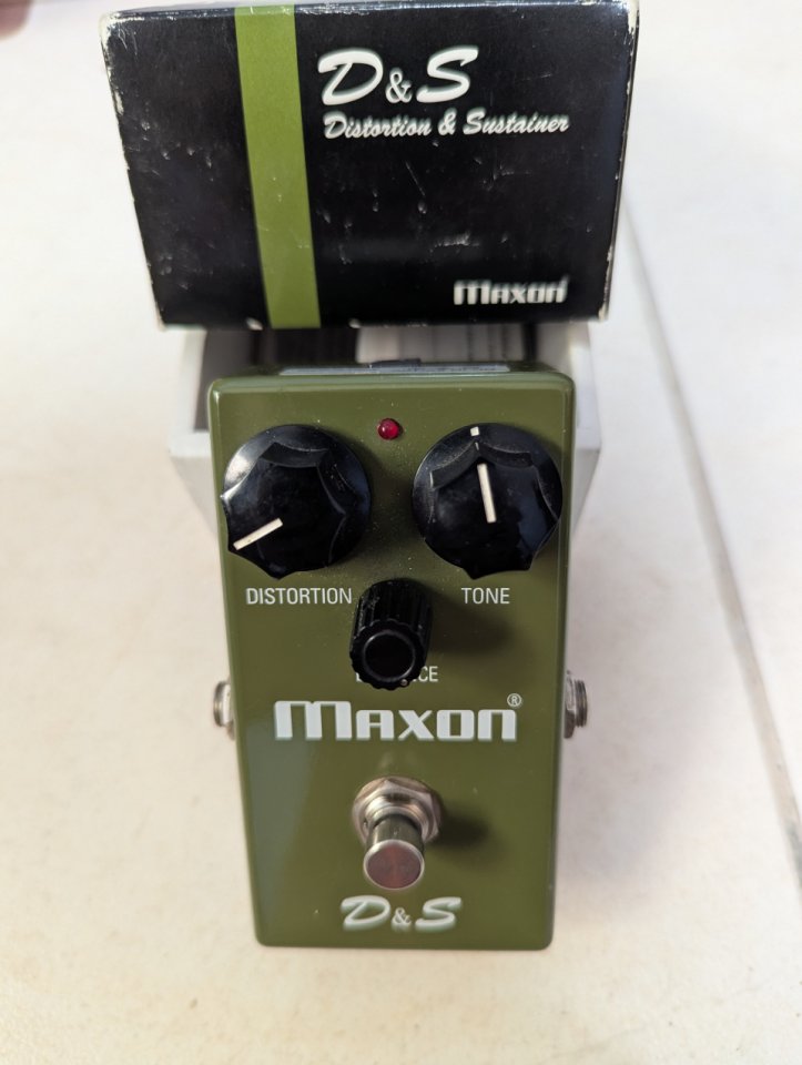 Maxon D&S Distortion & Sustainer Pedal guitarra