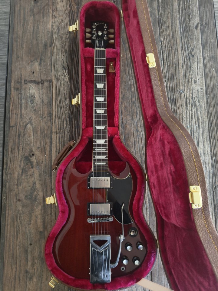 2023 Gibson SG Standard '61 Sideways Vibrola AGED! de segunda mano · Foto 1 de 7 · Gipuzkoa · 2000 €