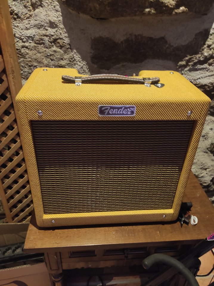 Fender Pro Junior de segunda mano · Foto 1 de 3 · Ourense · 450 €