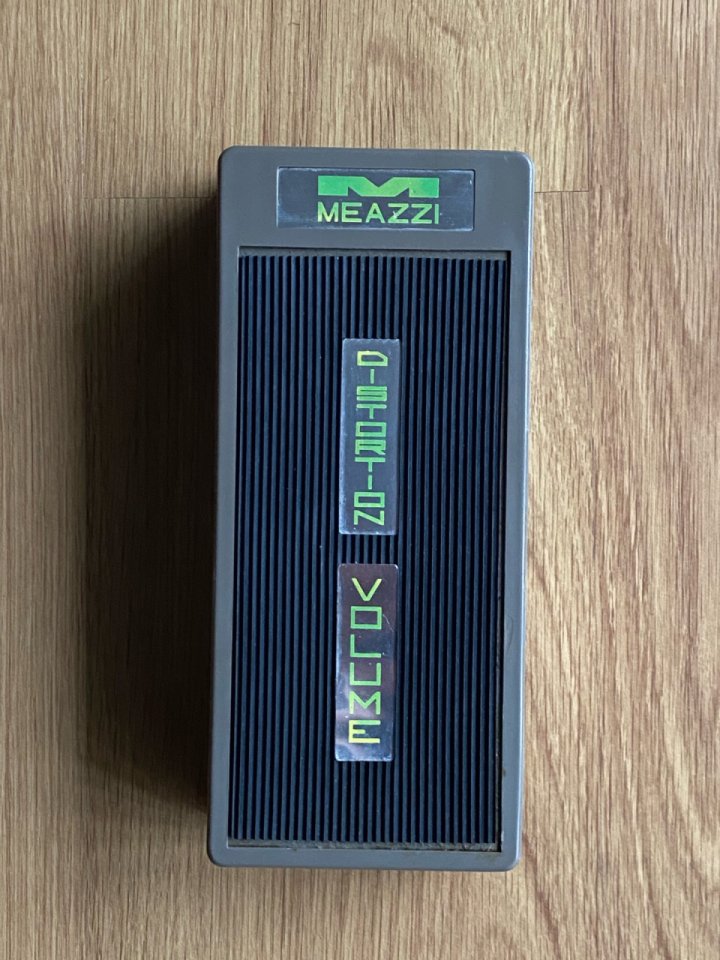 Pedal Meazzi distorsión Fuzz