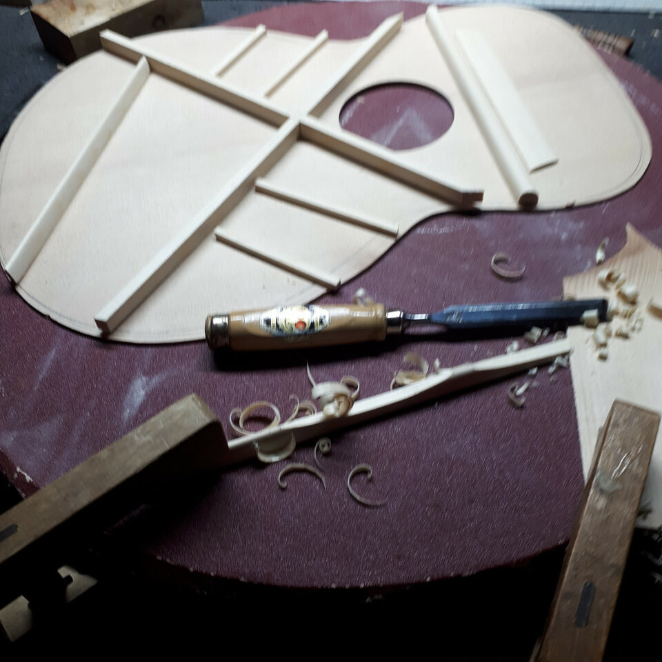 cursos de Lutheria ,construcción de guitarras