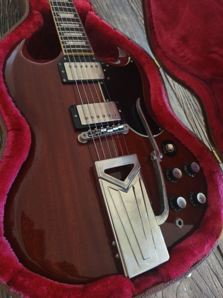 2023 Gibson SG Standard '61 Sideways Vibrola AGED! de segunda mano · Foto 3 de 7 · Gipuzkoa · 2000 €