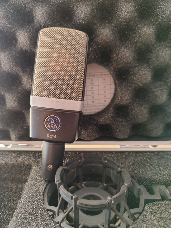 Micrófono de condensador AKG C214
