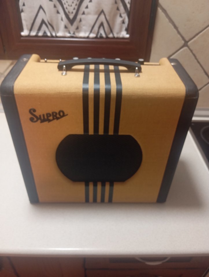 Supro delta King 10 + fulltone wha