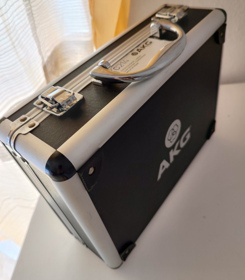 Micrófono de condensador AKG C214