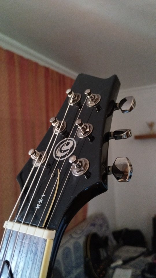 Cort Katana KX1 Guitarra Eléctrica de segunda mano · Foto 3 de 5 · Barcelona · 250 €