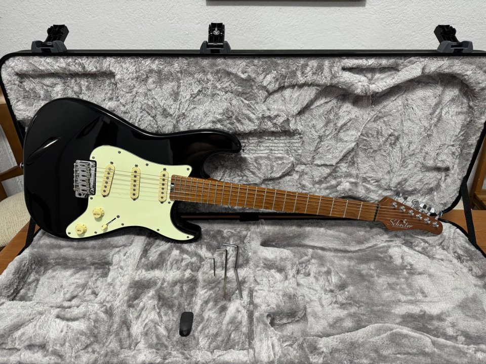 Schecter Nick Johnston Atomic Ink - A ESTRENAR - Solo Venta, NO Cambios de segunda mano · Foto 1 de 10 · Madrid · 500 €