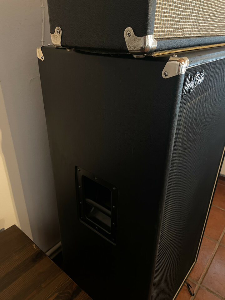 Harley benton 8x10 solid bass cabinet