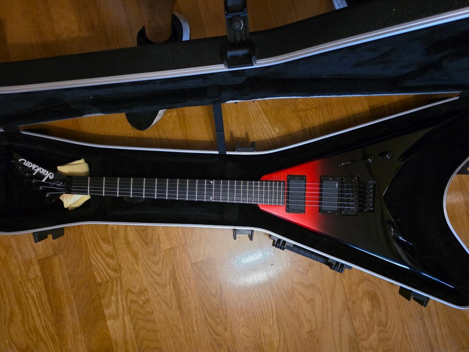 Jackson Pro Series Phil Demmel Signature Demmelition King V – Red Tide Fade Finish de segunda mano · Foto 3 de 5 · Cuenca · 1100 €