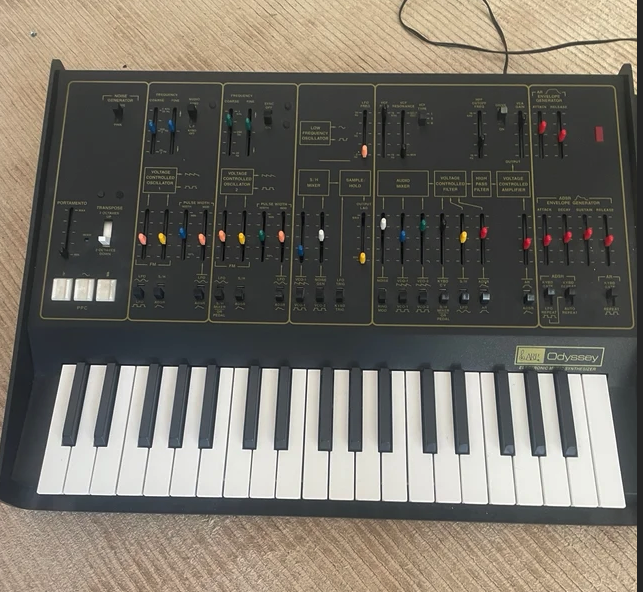 Korg Odyssey Rev2 (Edición limitada)