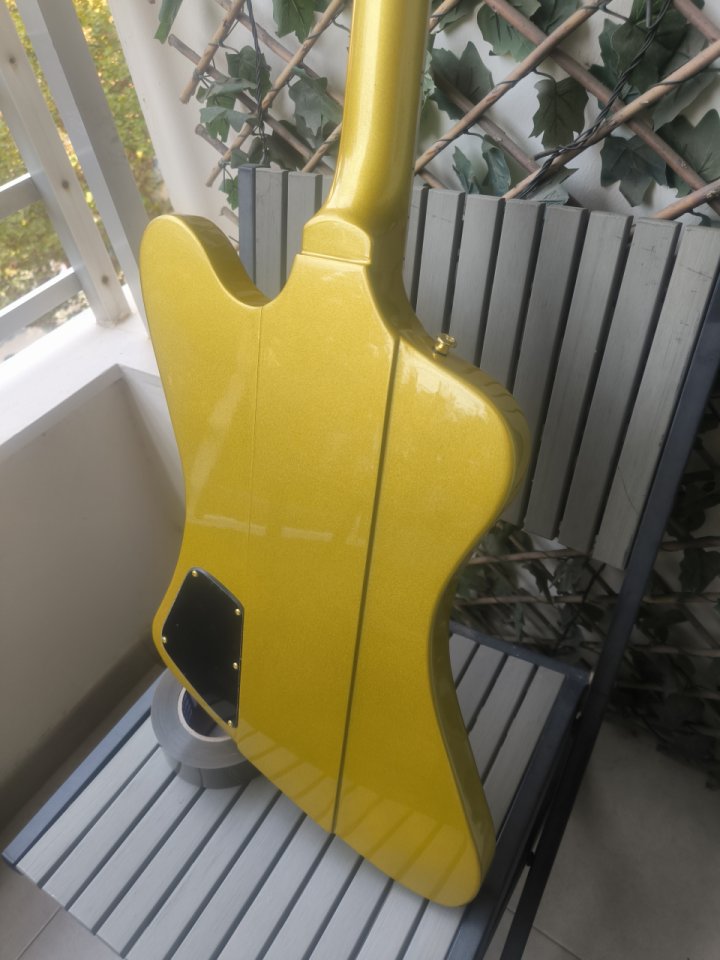 Guitarra estilo Firebird dorada NUEVA ¡Envío incluido! de segunda mano · Foto 8 de 9 · Murcia · 230 €