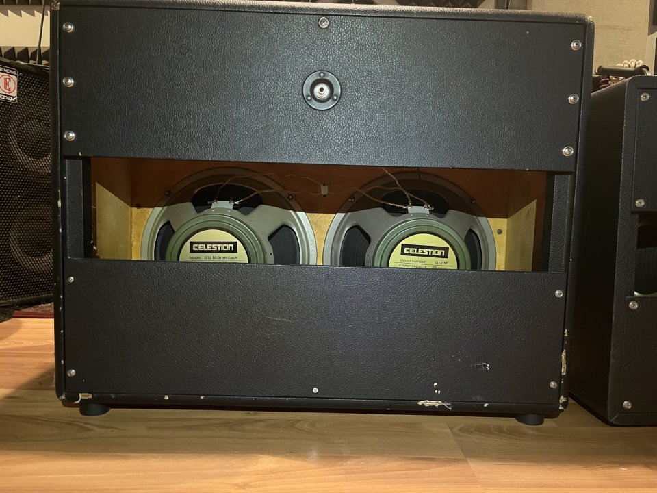 Nolatone 2x12 Greenbacks + Marshall SV 1x12 VType de segunda mano · Foto 6 de 7 · Sevilla · 400 €