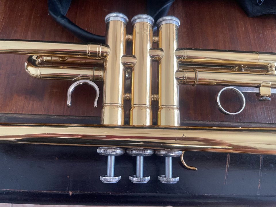 Trompeta Yamaha Japan YTR 2330 de segunda mano · Foto 4 de 8 · Almería · 300 €