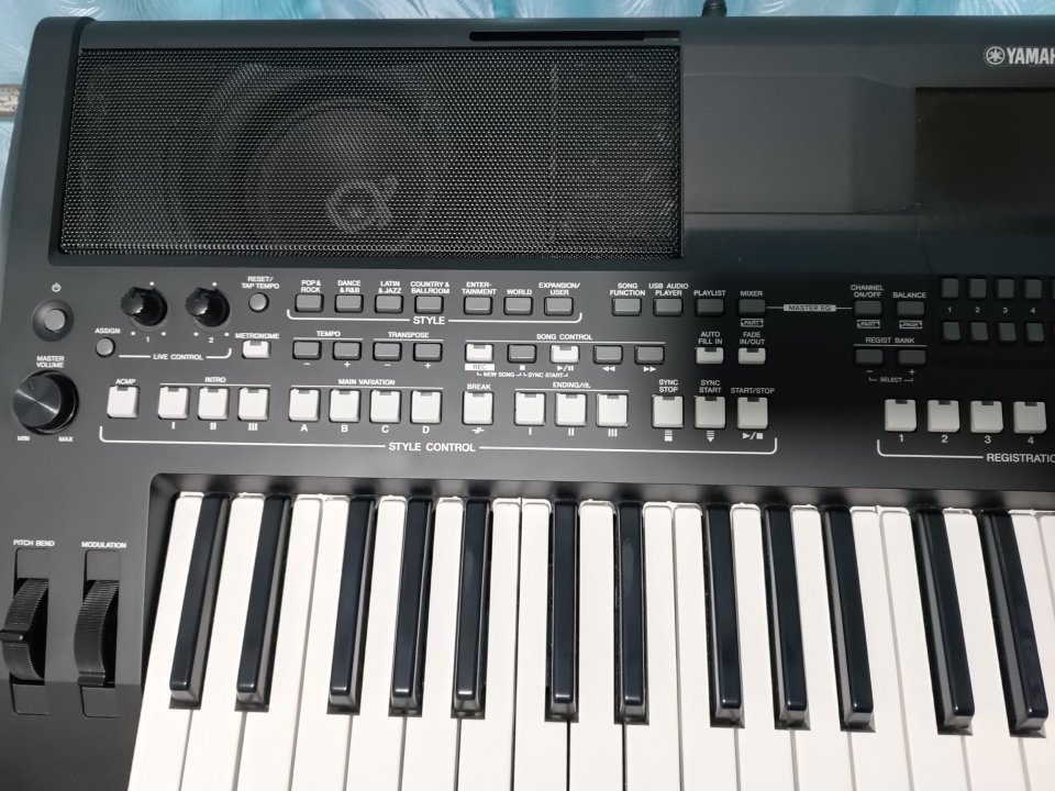 Yamaha Psr- Sx600 de segunda mano · Foto 2 de 4 · Murcia · 490 €