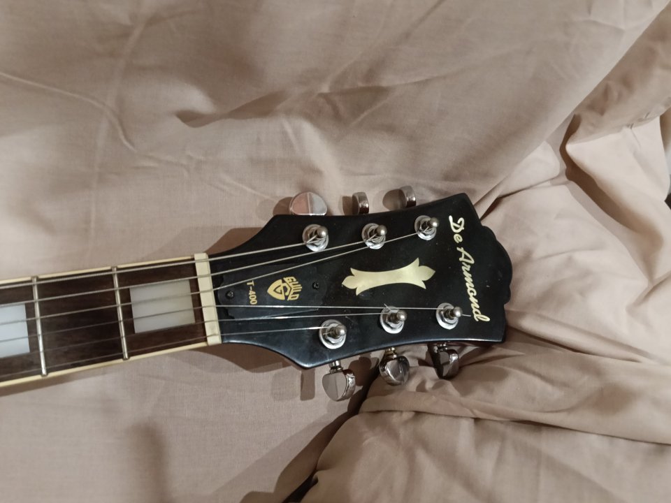 Dearmond Guild T-400