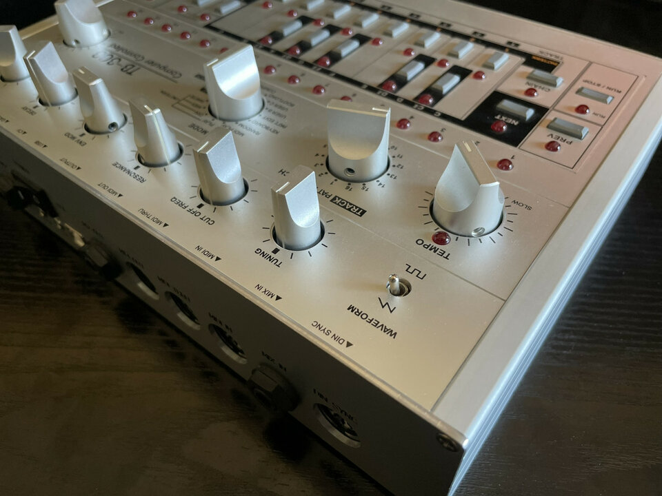 X0XB0X SE edicion coleccionista TB303