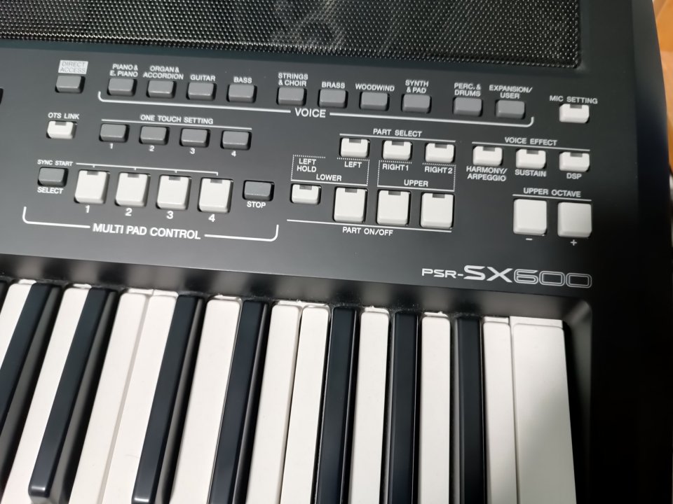 Yamaha Psr- Sx600 de segunda mano · Foto 4 de 4 · Murcia · 490 €