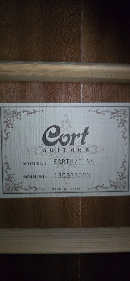 Guitarra Acústica Cort de segunda mano · Foto 3 de 10 · Madrid · 140 €