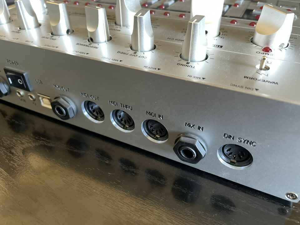 X0XB0X SE edicion coleccionista TB303