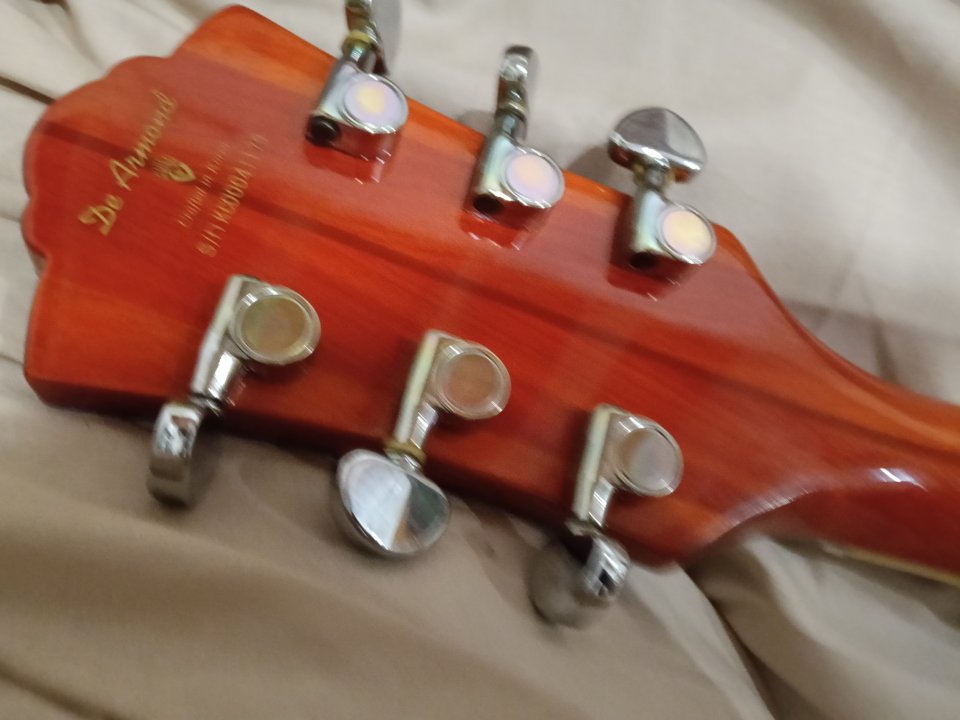 Dearmond Guild T-400