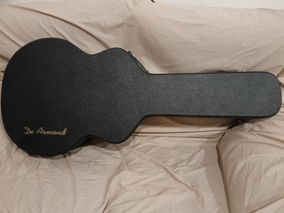 Dearmond Guild T-400