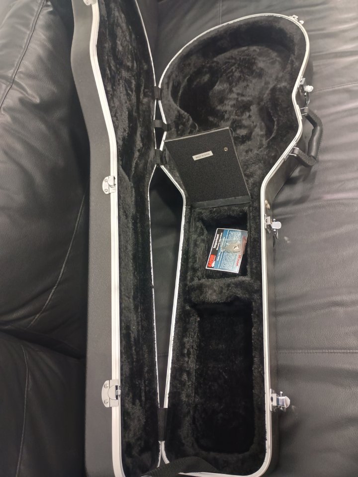 Estuche Gator mod-Les Paul de segunda mano · Foto 3 de 5 · Málaga · 60 €
