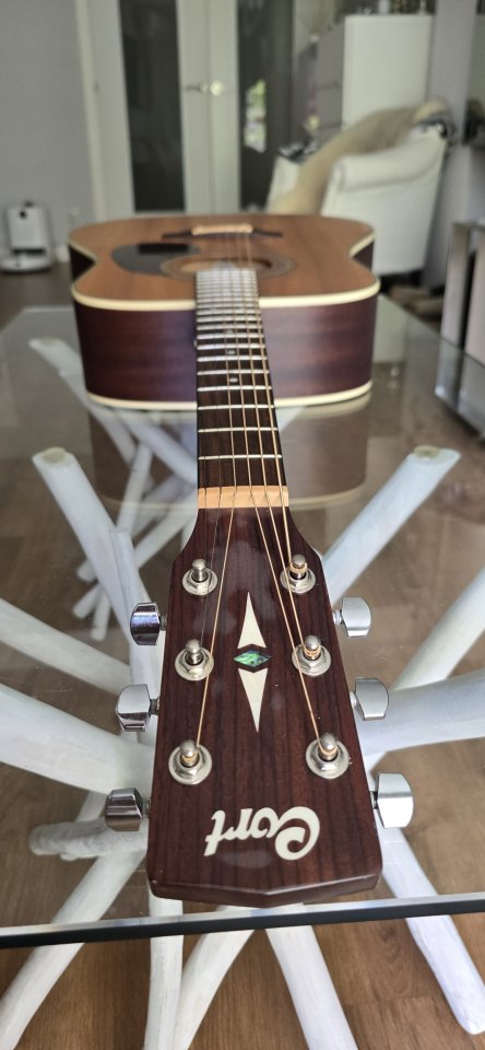 Guitarra Acústica Cort de segunda mano · Foto 5 de 10 · Madrid · 140 €