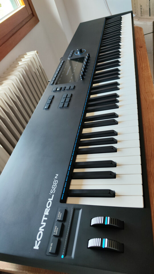 Native Instruments Komplete Kontrol S88 MK3 de segunda mano · Foto 2 de 10 · Navarra · 800 €