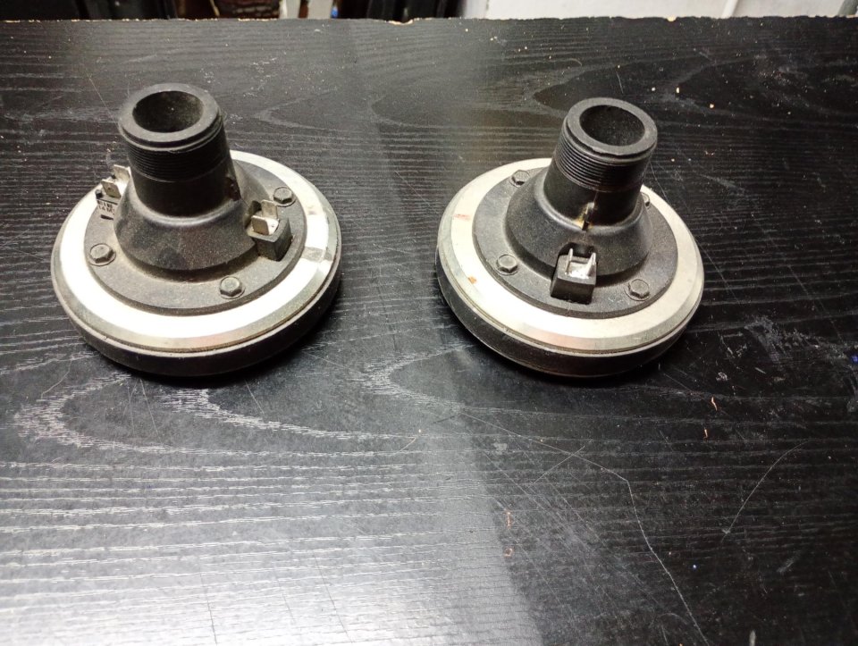 Motor de Agudos electro voice de segunda mano · Foto 1 de 2 · Cádiz · 40 €