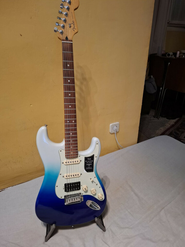 FENDER PLAYER PLUS , HSS