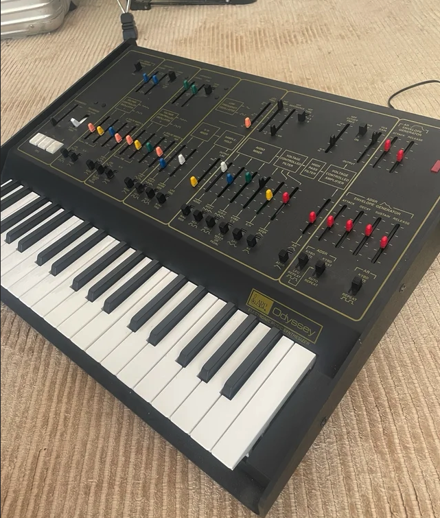 Korg Odyssey Rev2 (Edición limitada)