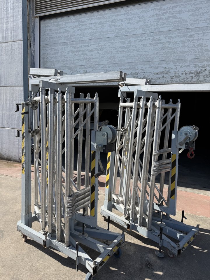 Torres de aluminio para elevación de equipos line array de segunda mano · Foto 1 de 6 · Guadalajara · 5000 €