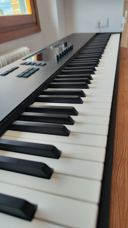 Native Instruments Komplete Kontrol S88 MK3 de segunda mano · Foto 4 de 10 · Navarra · 800 €
