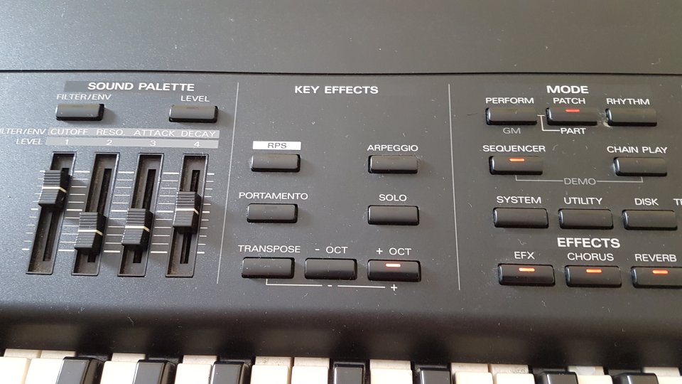 Roland XP-80 de segunda mano · Foto 8 de 10 · Madrid · 310 €