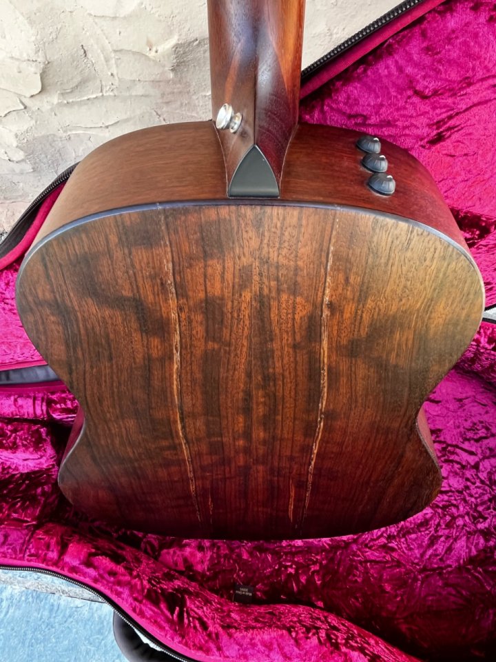 Taylor AD17e de segunda mano · Foto 9 de 9 · Valencia · 1100 €