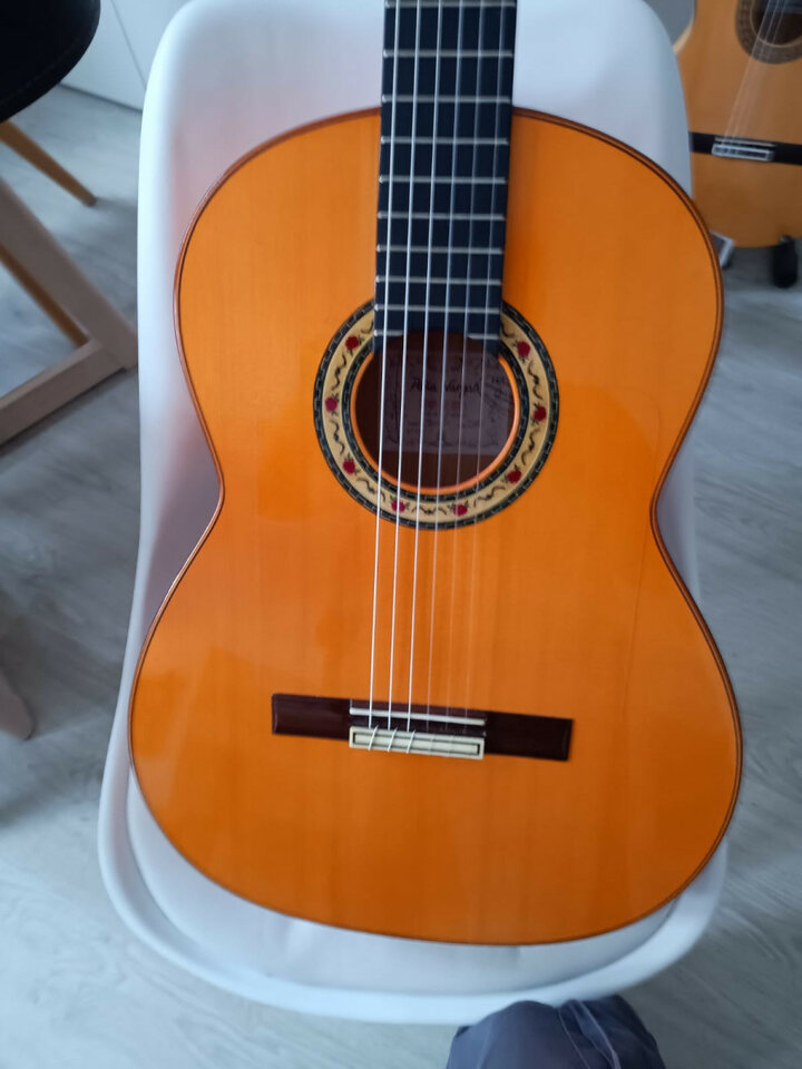 Peñas Vargas Taranto de pino y ciprés por una