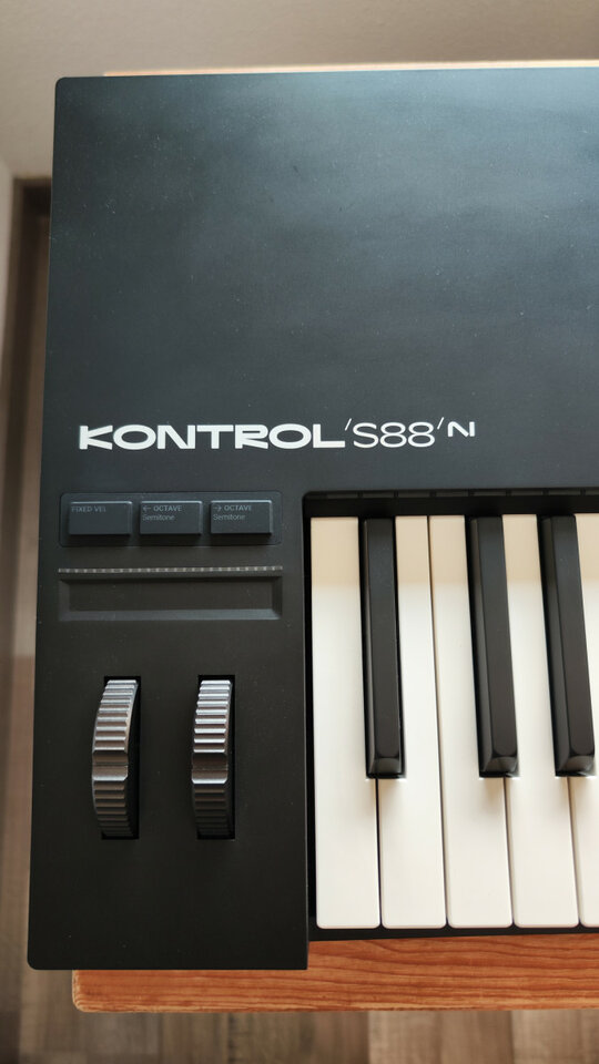 Native Instruments Komplete Kontrol S88 MK3 de segunda mano · Foto 5 de 10 · Navarra · 800 €