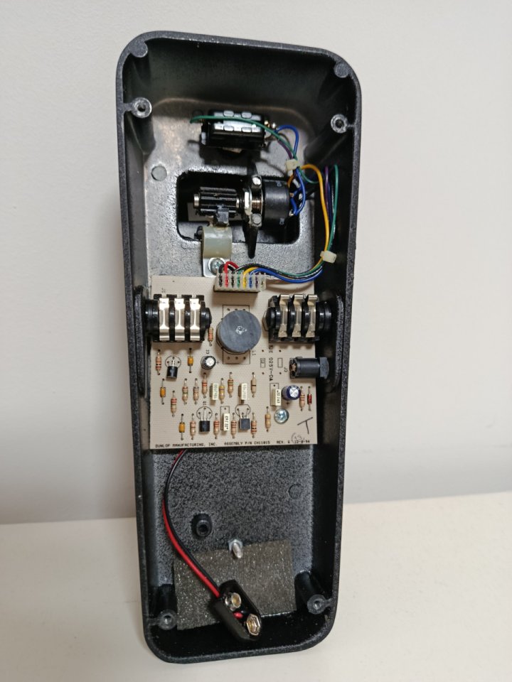 Pedal wah Dunlop Cry Baby Original de segunda mano · Foto 4 de 5 · Cantabria · 90 €