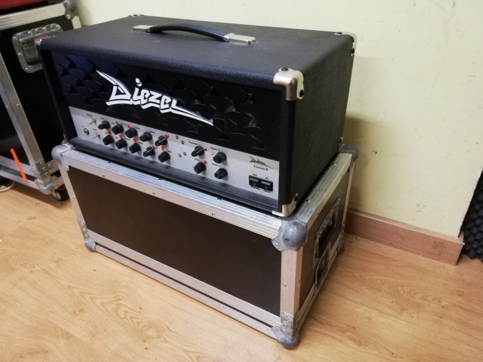 Diezel Einstein 100W + Flightcase