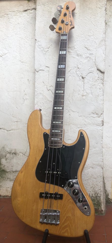 Bajo Fender Jazz Bass RI 75 Japan 1994 de segunda mano · Foto 1 de 9 · Madrid · 1350 €