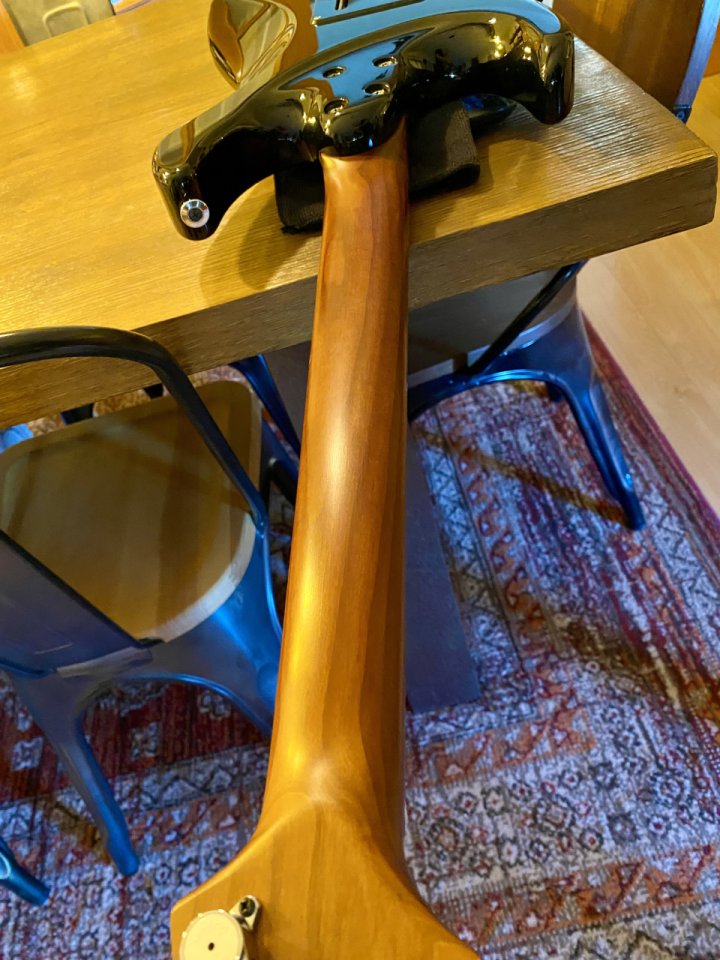 Ibanez AZ2204B-BK Prestige - Como nueva