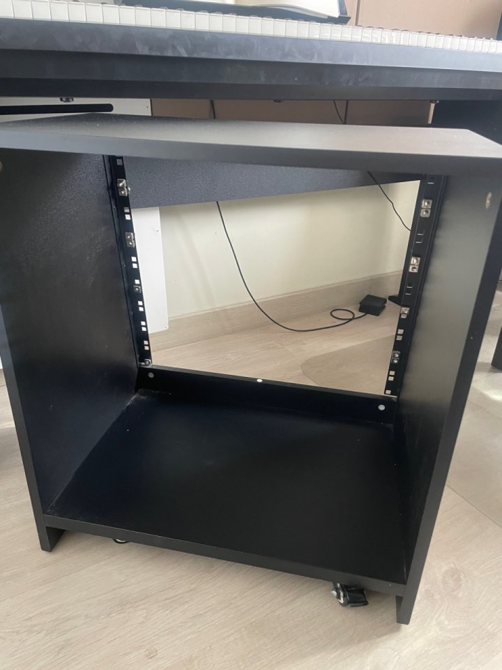 Mueble Rack estudio de segunda mano · Foto 2 de 6 · Madrid · 80 €