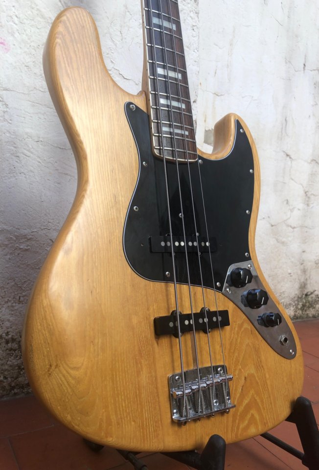 Bajo Fender Jazz Bass RI 75 Japan 1994 de segunda mano · Foto 2 de 9 · Madrid · 1350 €